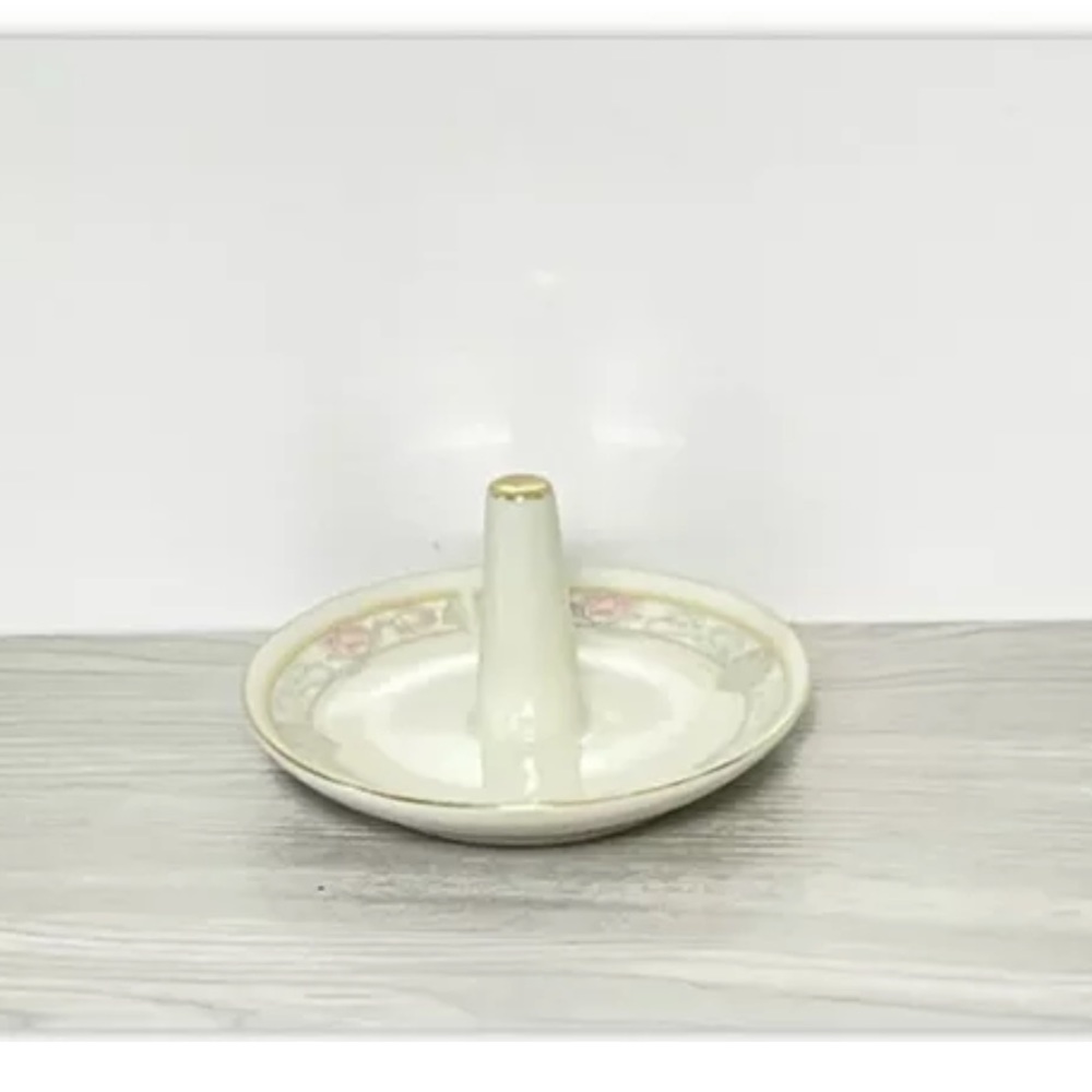 Vintage Porcelain Ring Jewelry Dish with Floral Design And Gold Trim.